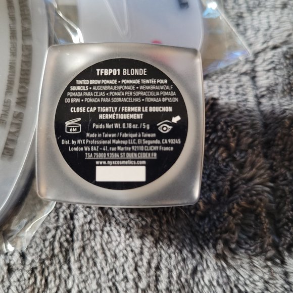 Eyebrow stencil and pomade bundle - Picture 4 of 4